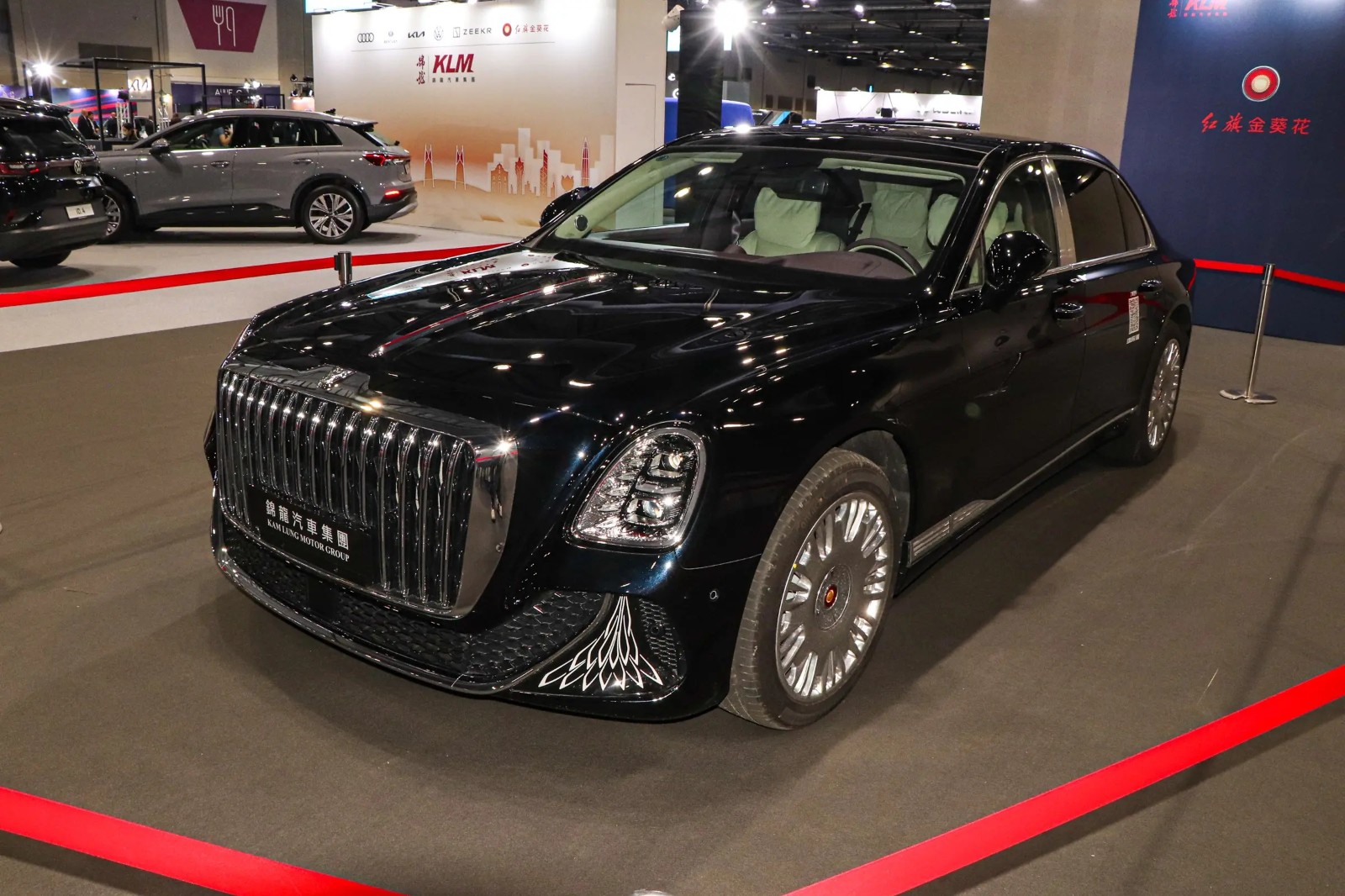 紅旗汽車車燈激光鐳雕工藝——光影美學的精密制造