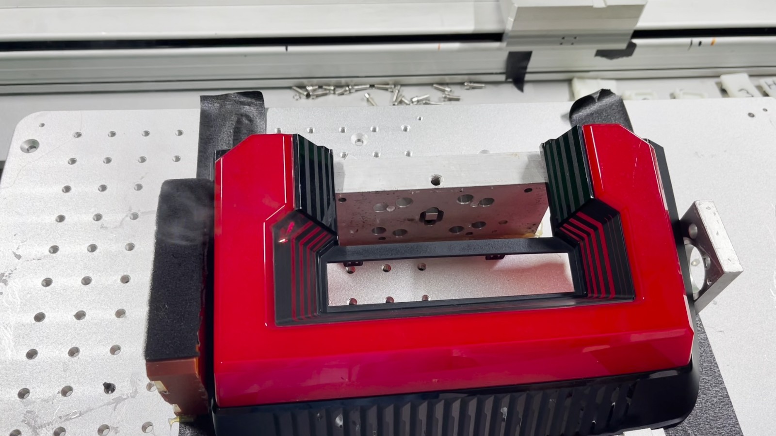 大幅面3D激光鐳雕工藝在汽車裝飾件領域的創(chuàng)新應用